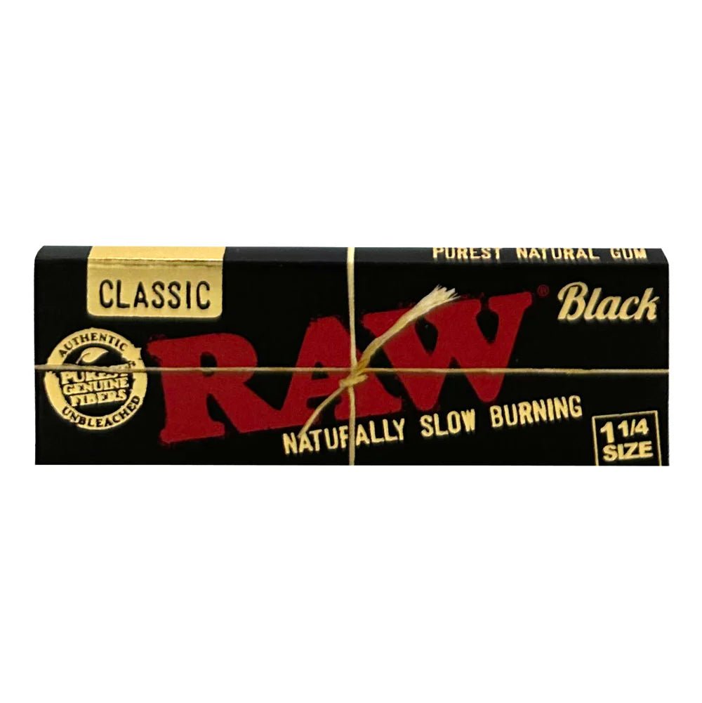 RAW Classic Black 1¼ Size Rolling Papers image 0
