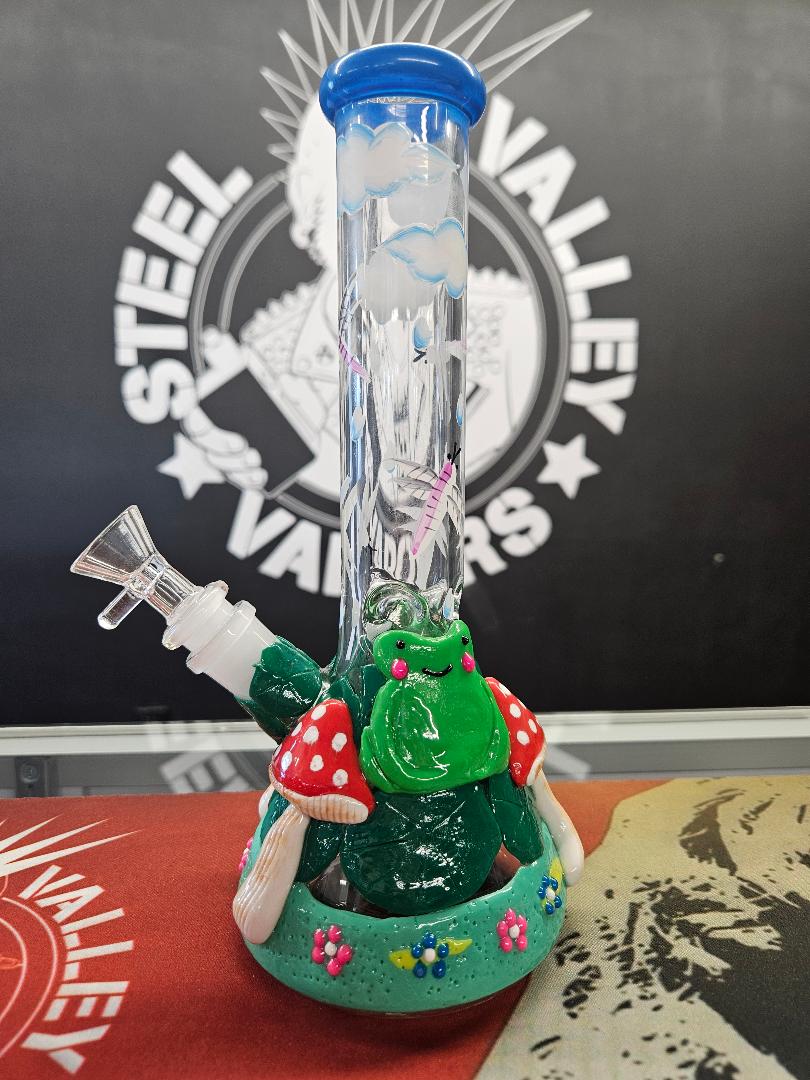 Froggy Friend Beaker water Pipe image 1