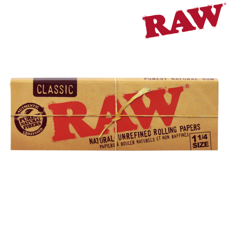 RAW Classic 1¼ Size Rolling Papers image 0